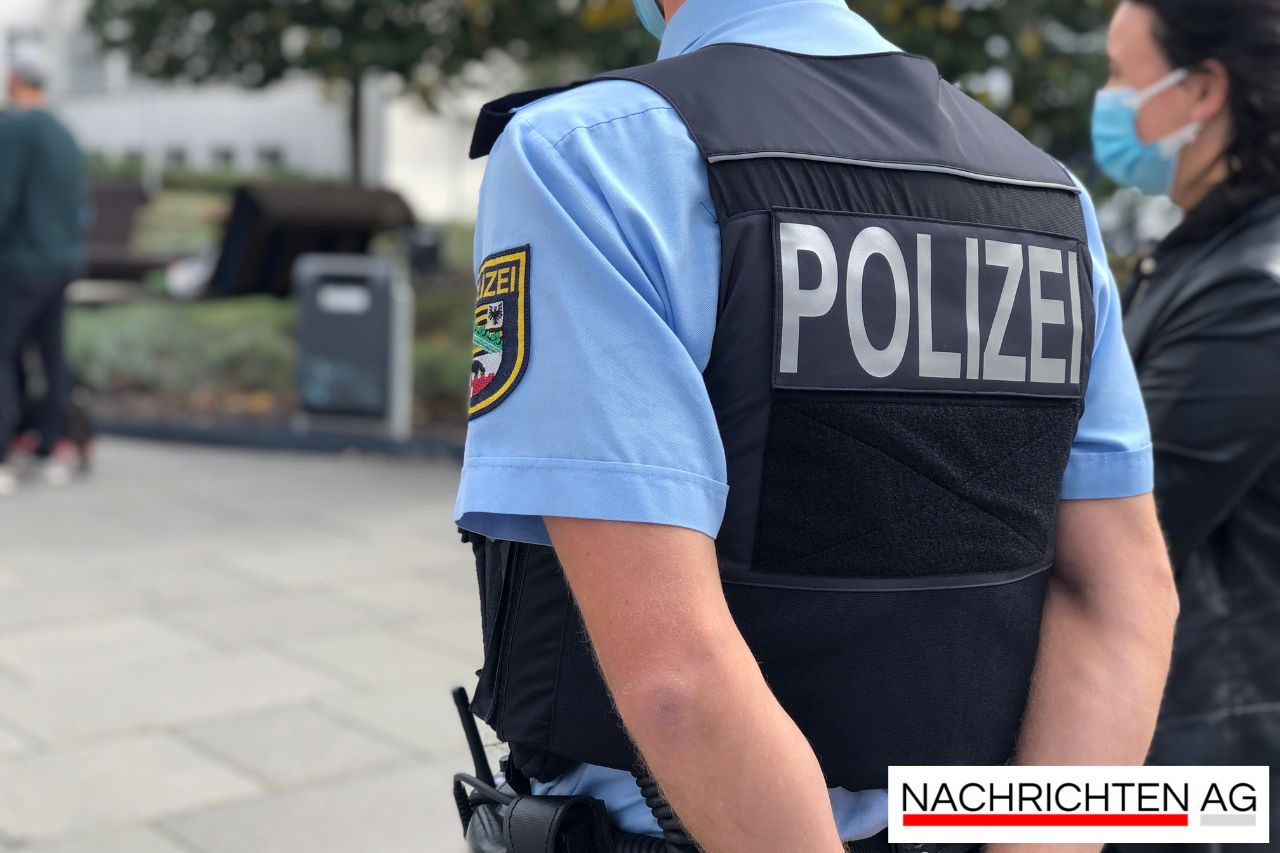 Sprengstoffexplosion in Regis-Breitingen: Fahrkartenautomat zerstört!