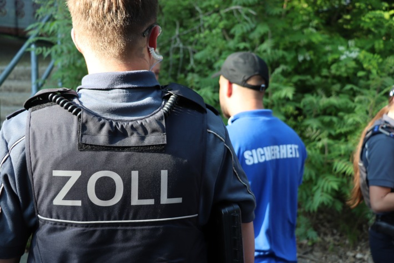 Zoll kontrolliert Wach- und Sicherheitsgewerbe: Schwarzarbeit im Visier!