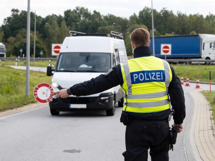 20 unerlaubte Einreisen: Bundespolizei schlägt am Ludwigsdorfer Grenzpunkt zu!